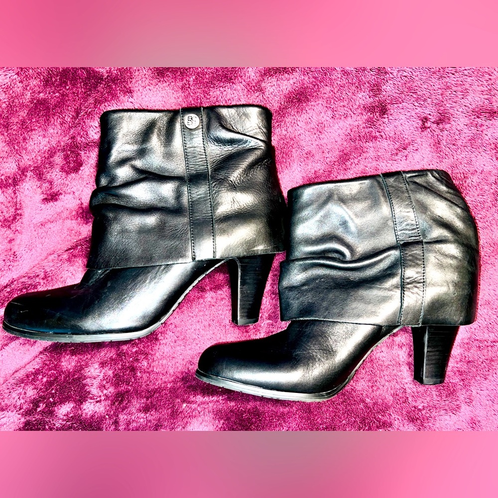 Women’s Size 10, BCBG, black leather, slouchy booties